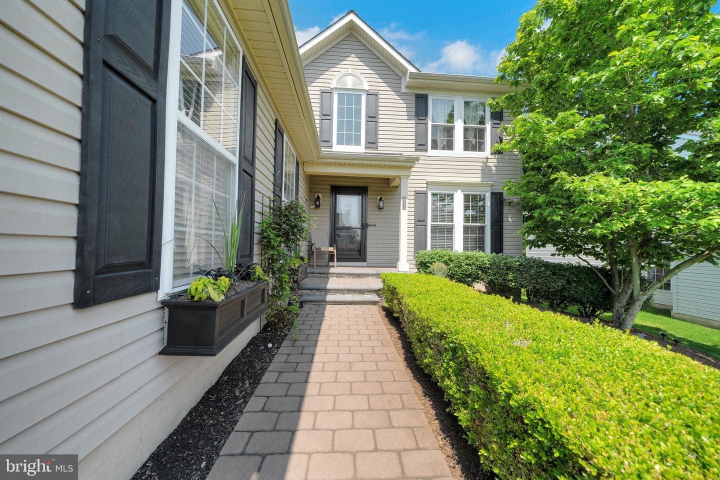 4547 Summerhill Drive photo 3