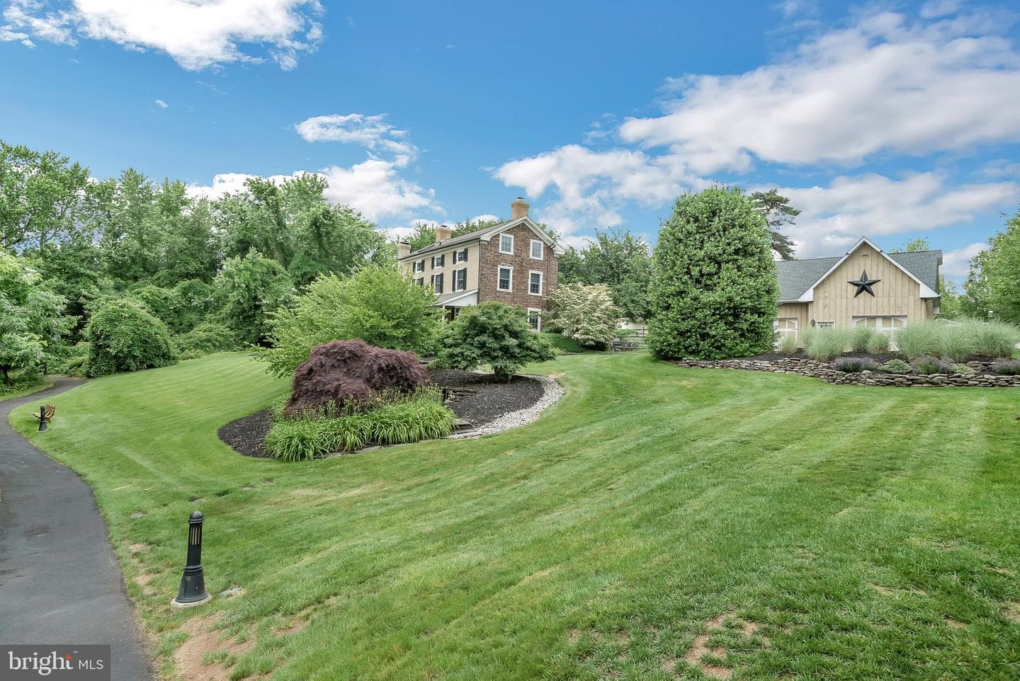 250 Cambridge Place photo 4