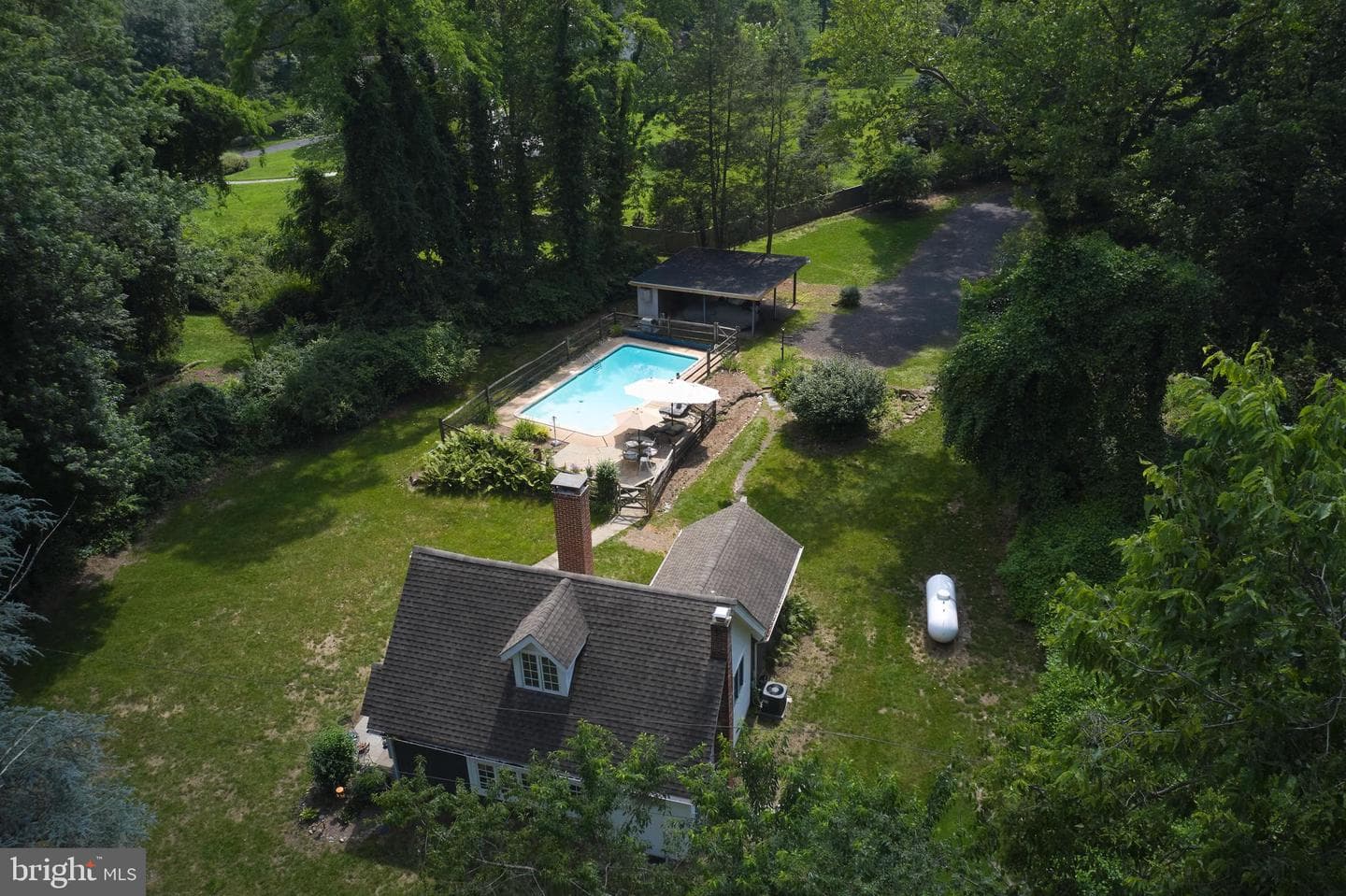 2598 River Road photo 6