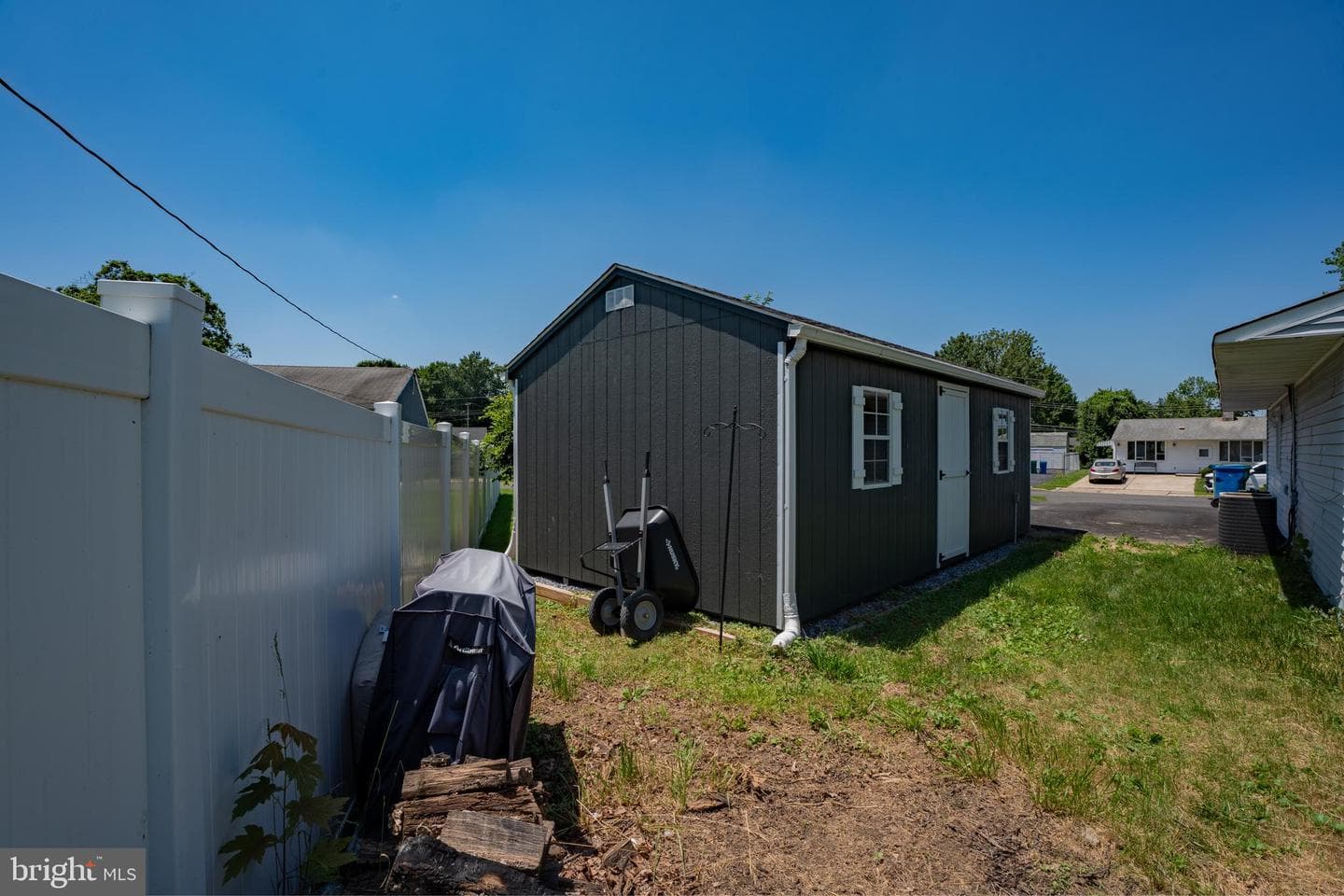 72 Basswood Road photo 16