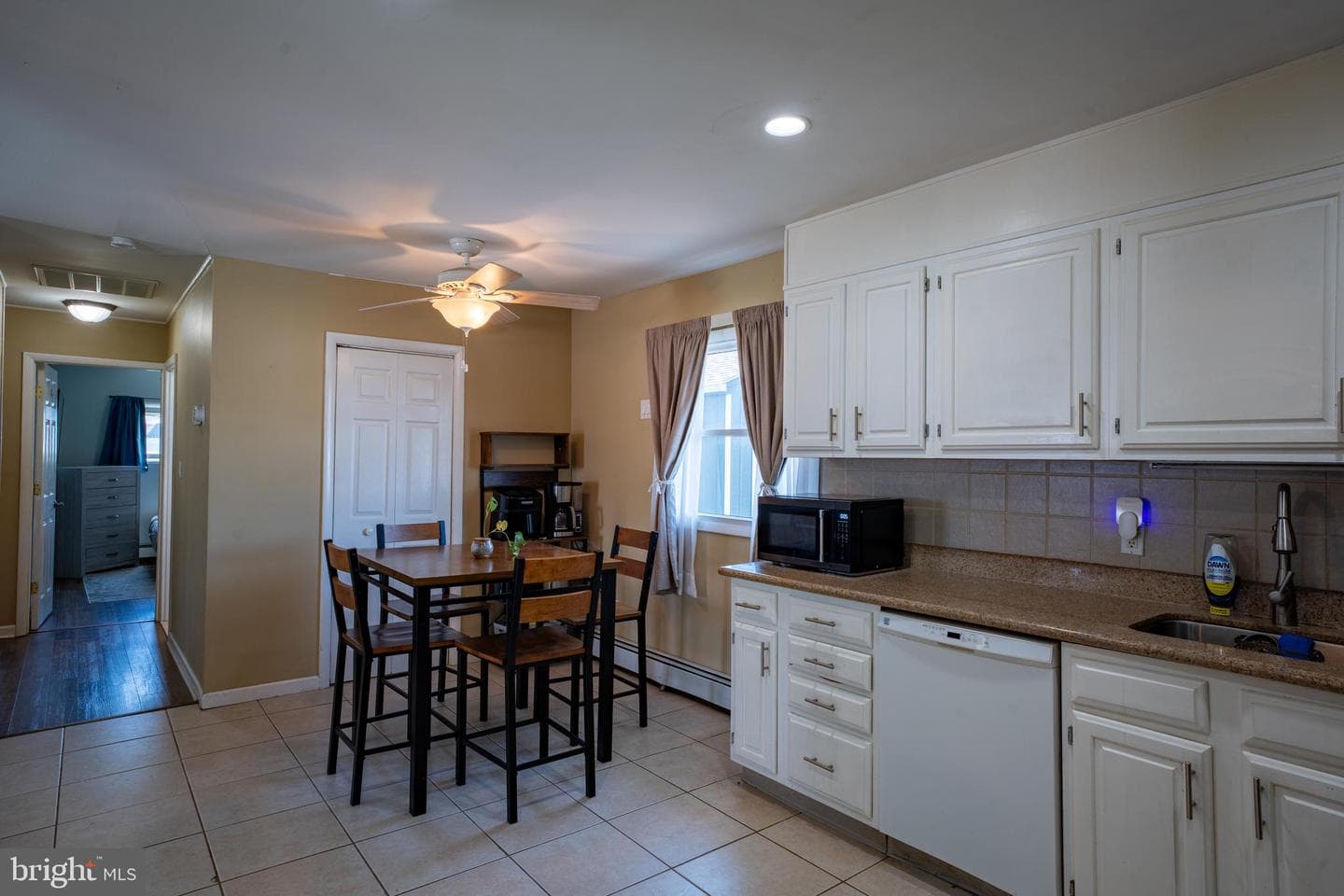 72 Basswood Road photo 3