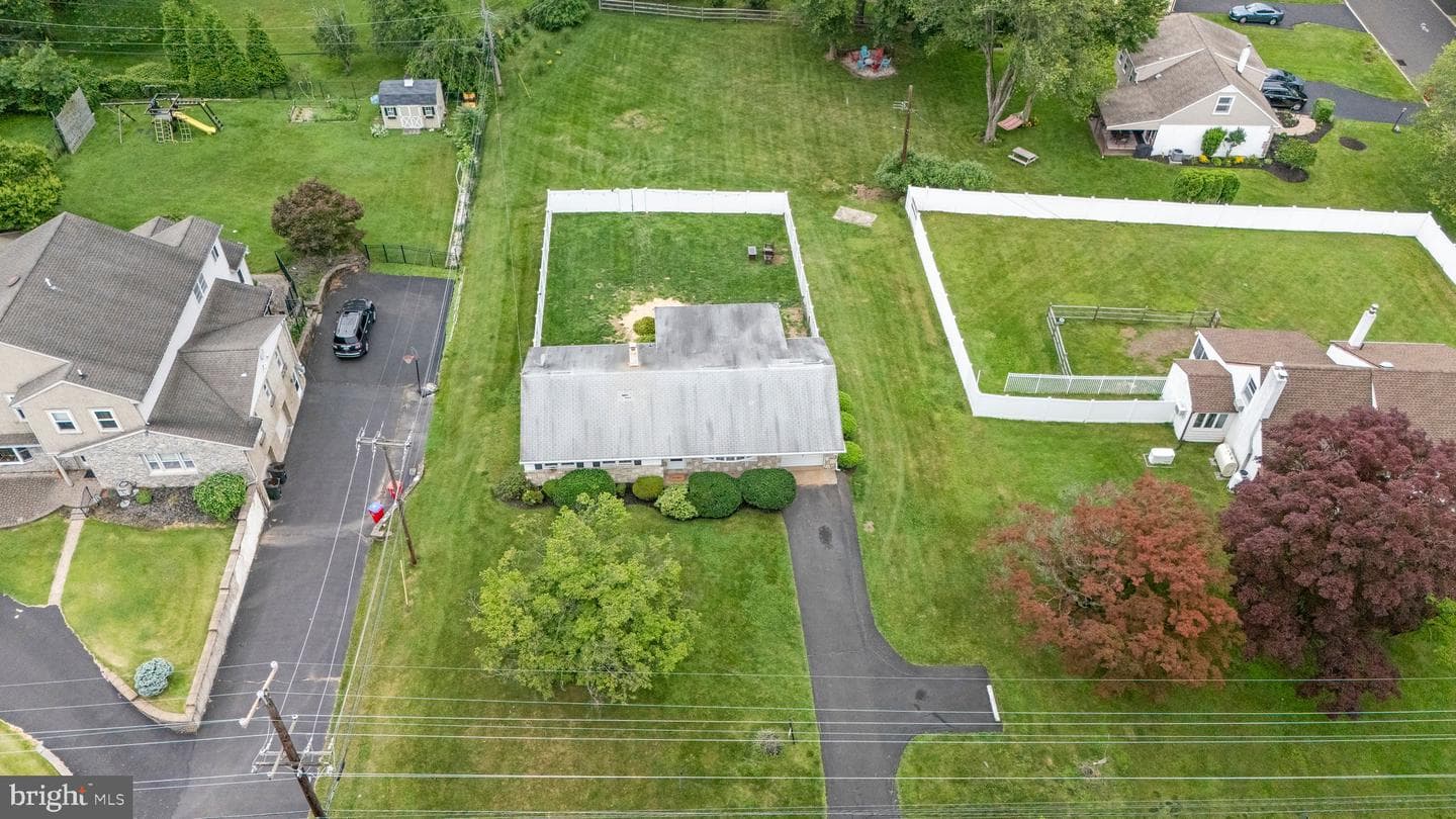 298 Davisville Road photo 33