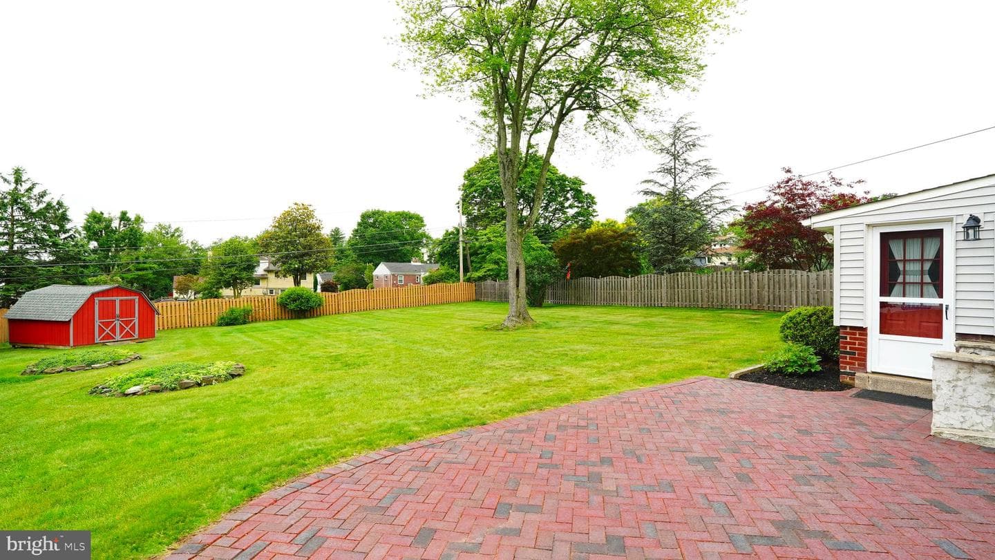 760 Sweetbriar Drive photo 35