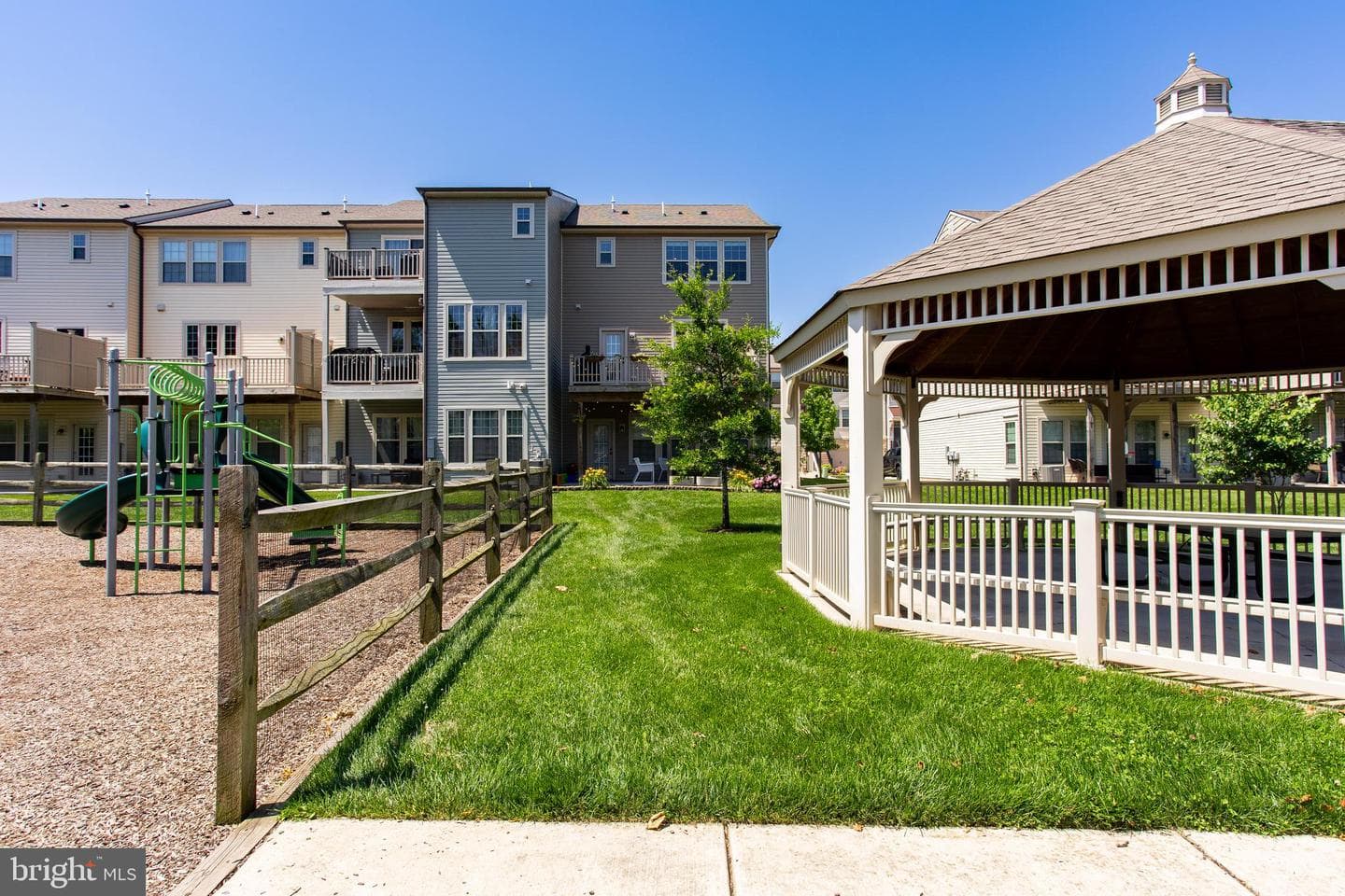 415 Tall Oaks Drive photo 38