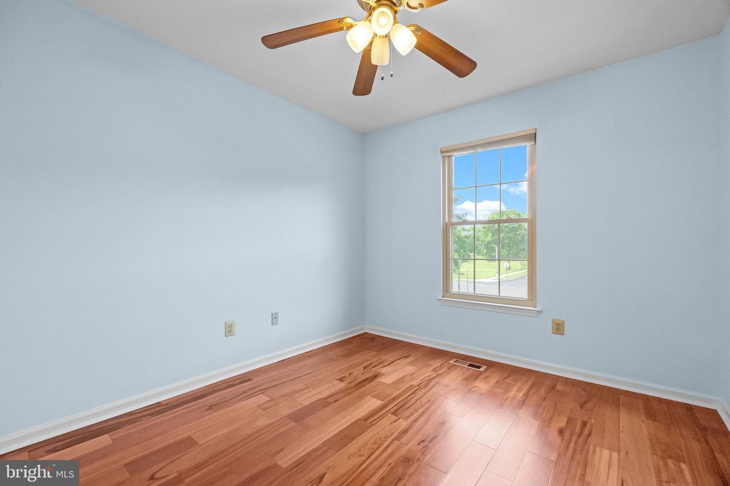 723 Dell Court photo 17