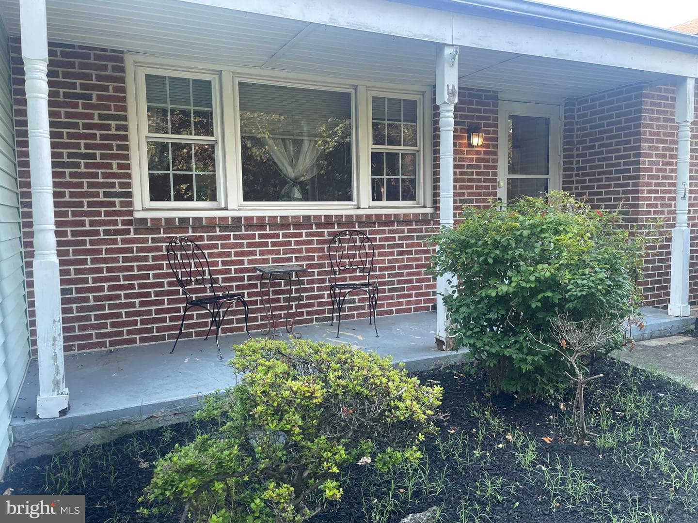 752 Gordon Drive photo 5