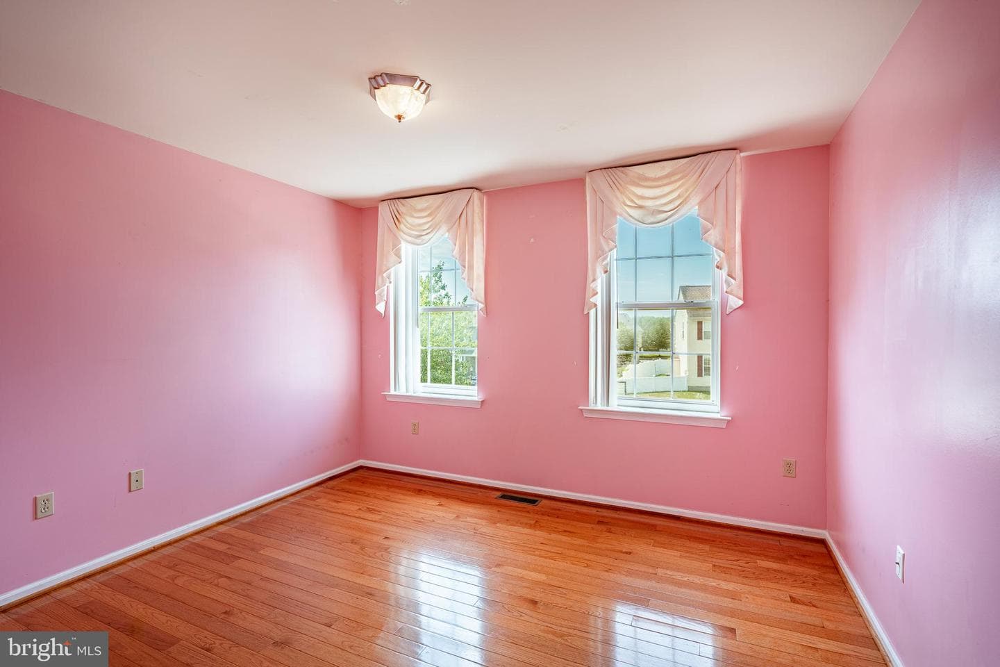 1221 Meadow Brook Drive photo 27