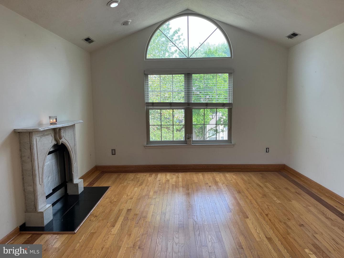 4104 Waltham Court photo 5