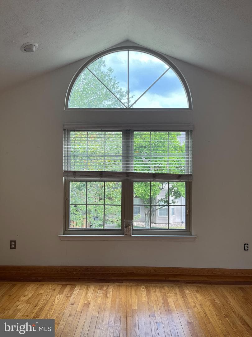 4104 Waltham Court photo 6