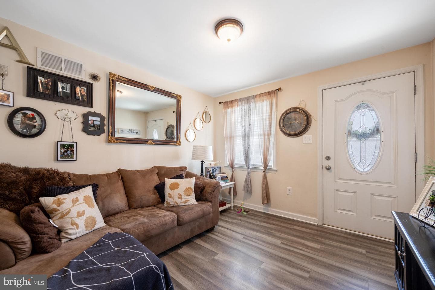 612 Pond Street photo 9