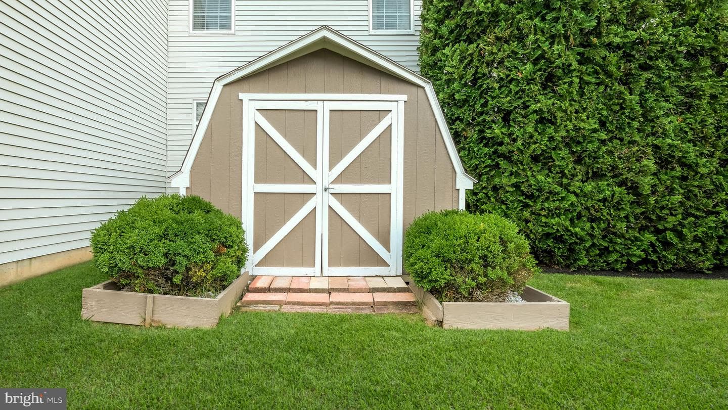 104 Equestrian Drive photo 42