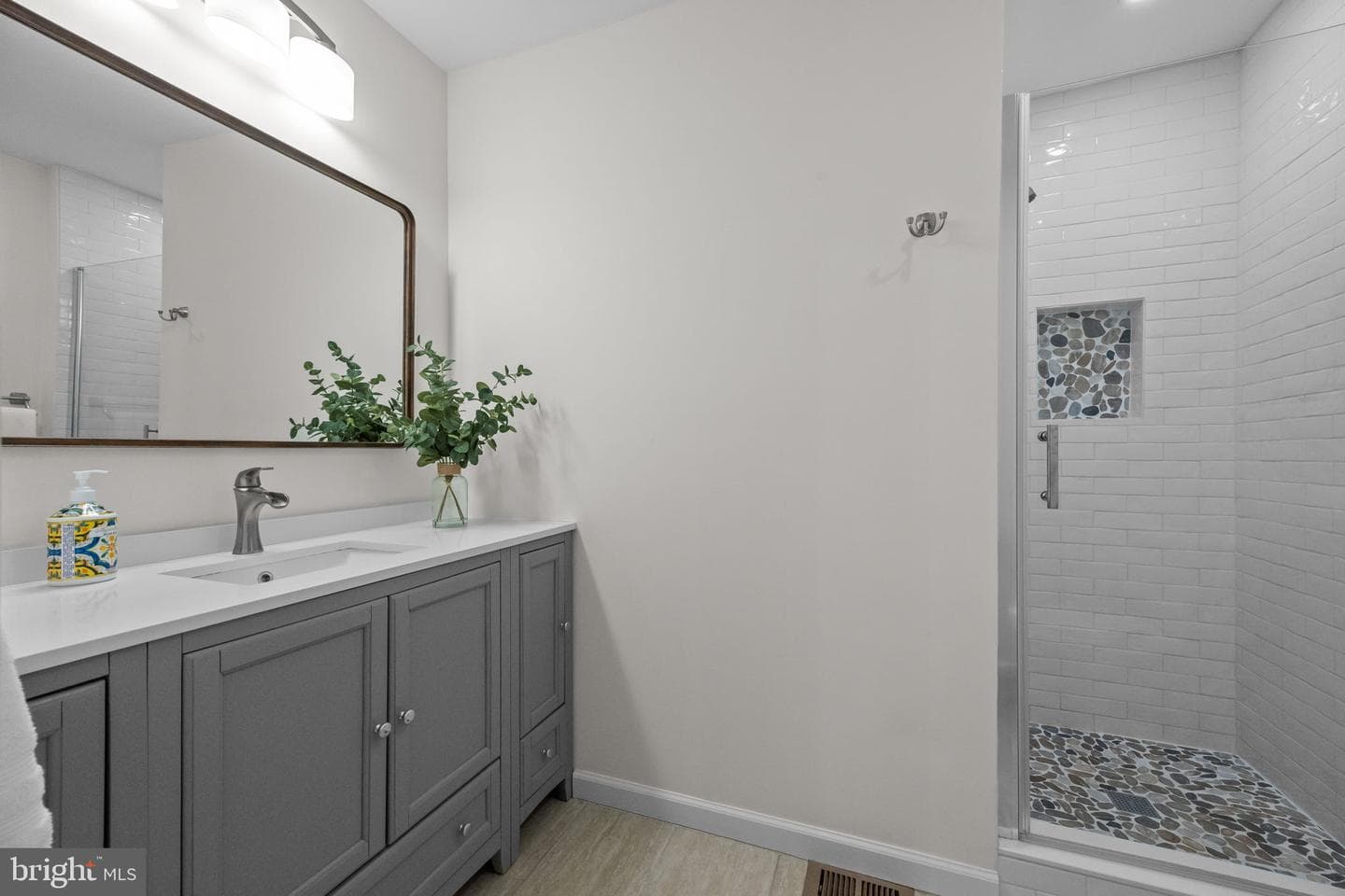 13 Colchester Place photo 21