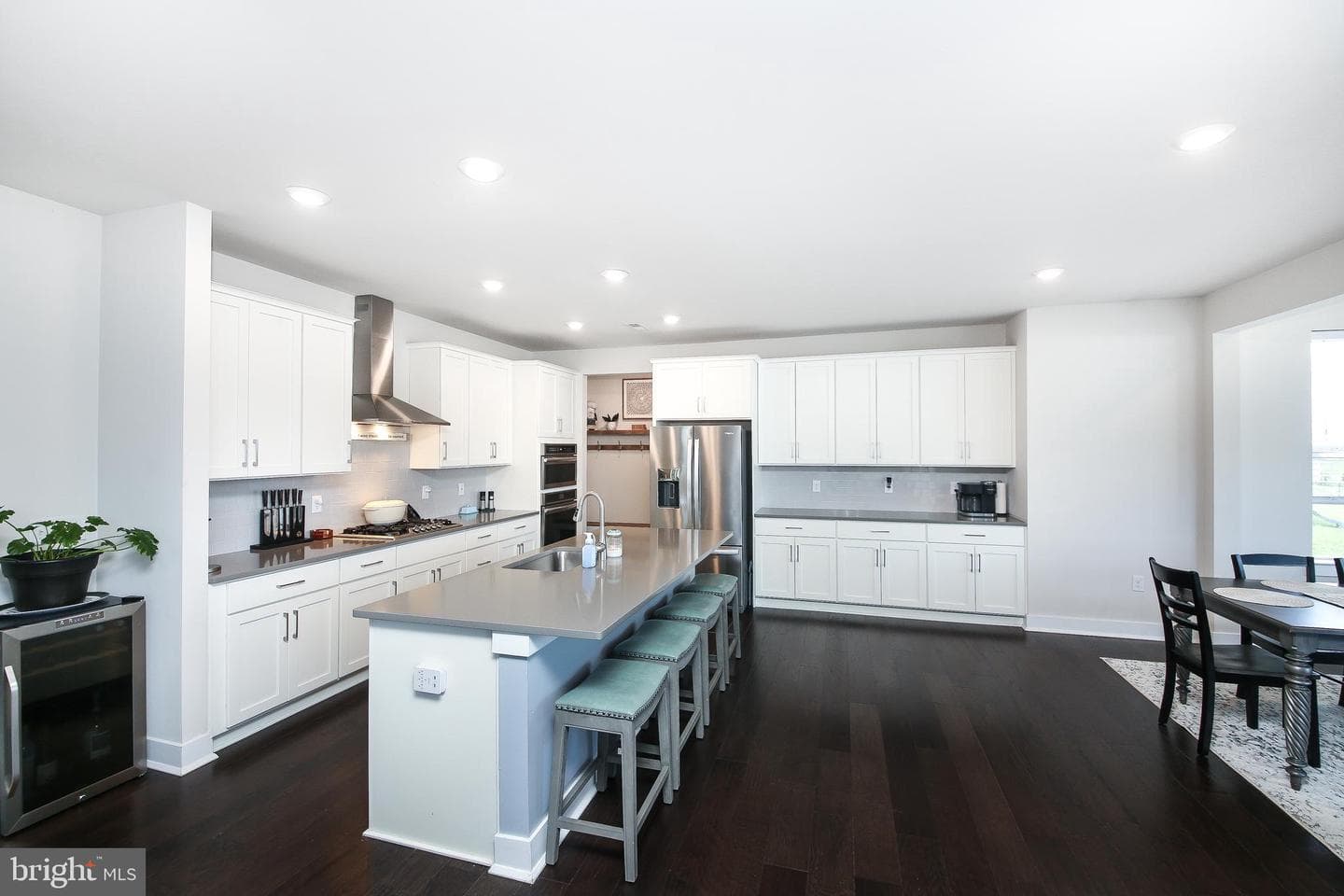 1088 Mariwill Drive photo 6