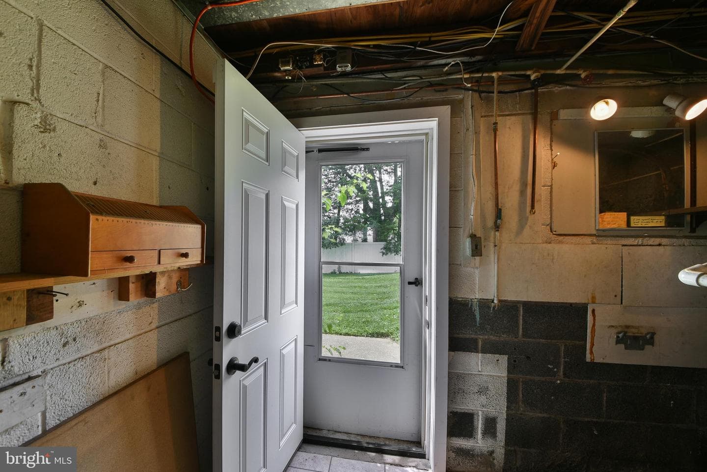 51 Lewis Street photo 29