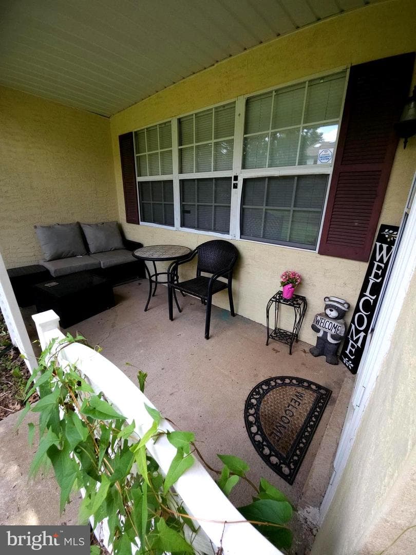 104 Laurel Court photo 2