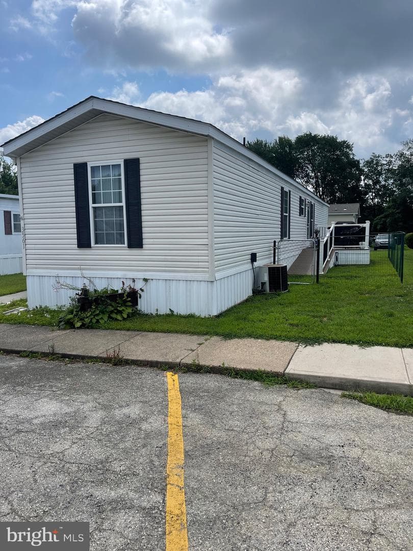 3561 Rose Avenue photo 2