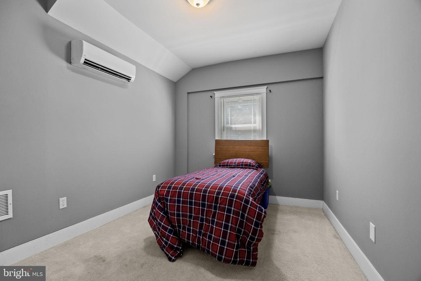 365 Foxcroft photo 34