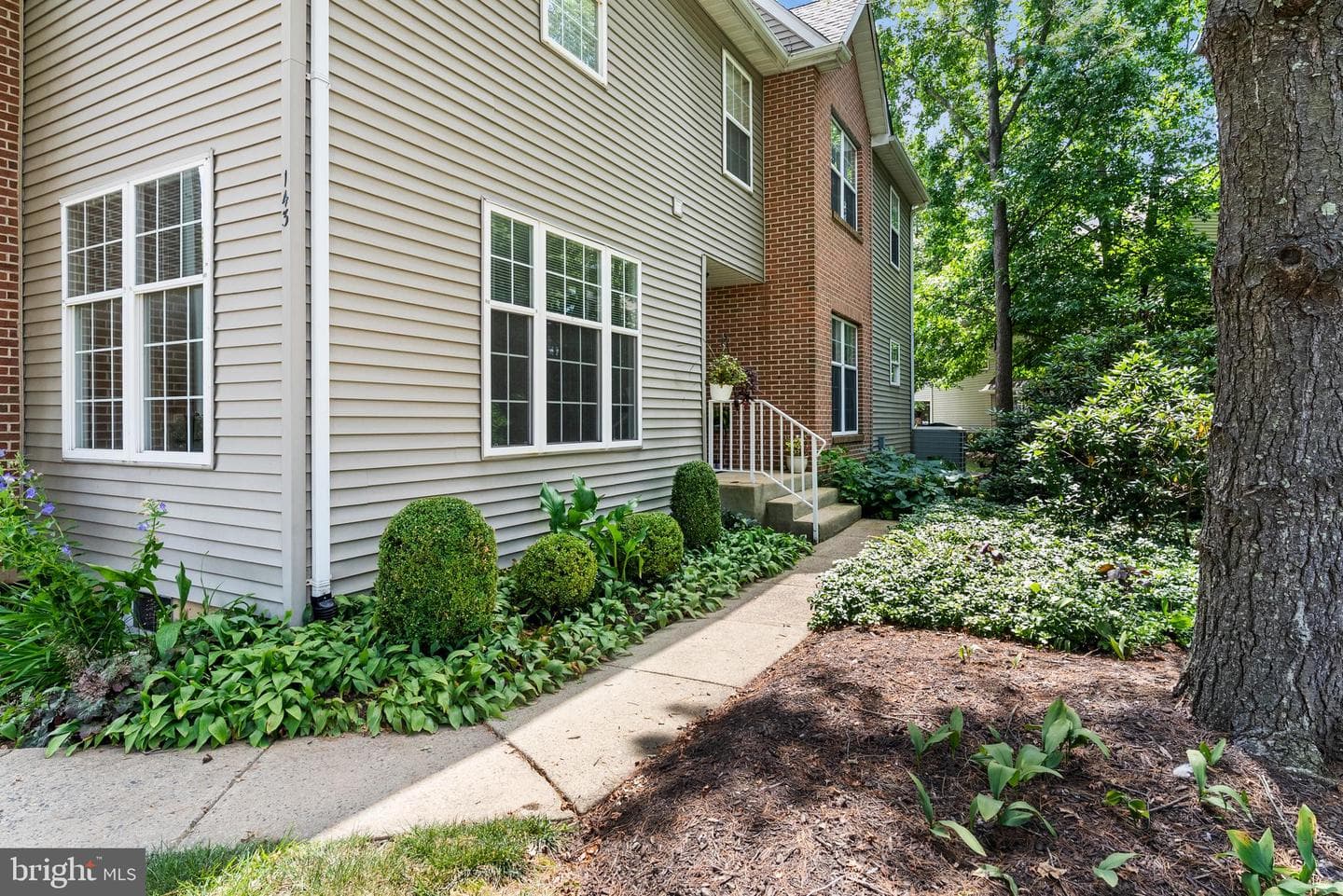 143 Bishops Gate Lane photo 2