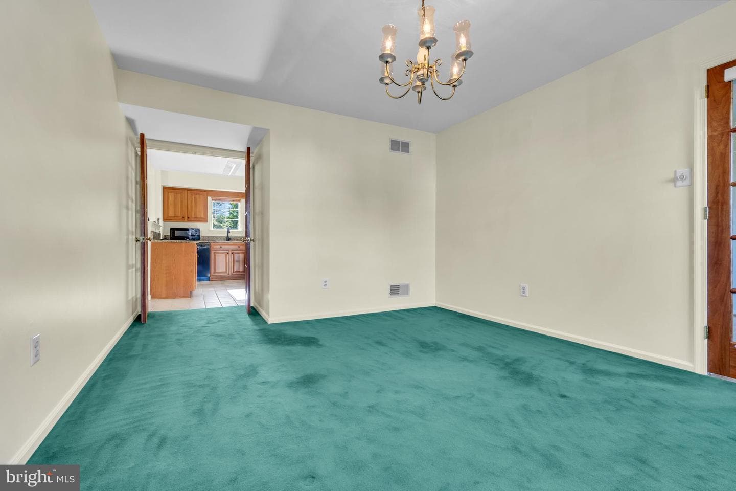 503 Jenny Drive photo 8