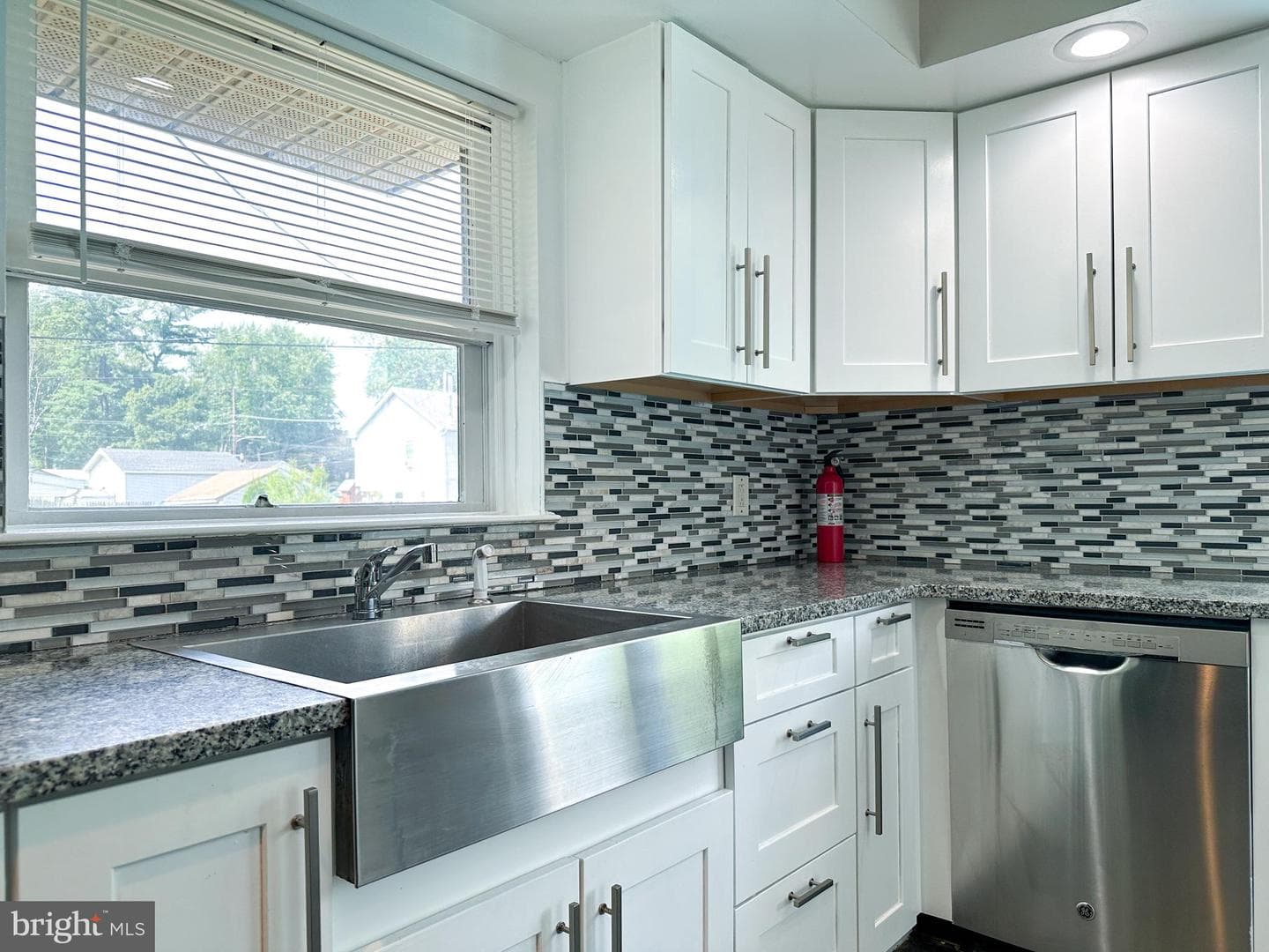 2191 Dunksferry Road photo 17