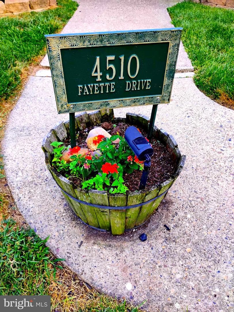 4510 Fayette Drive photo 2
