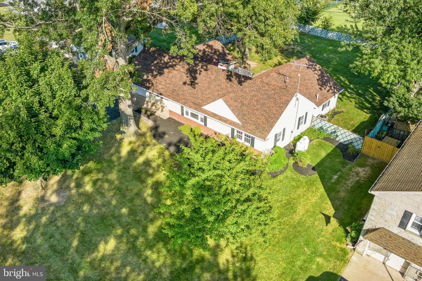 169 Marian Avenue photo 36