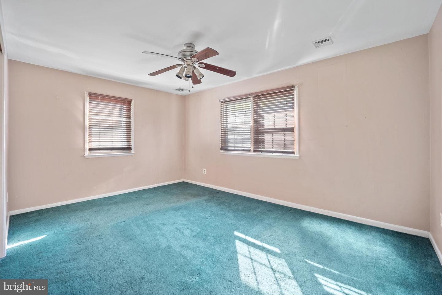 169 Marian Avenue photo 7