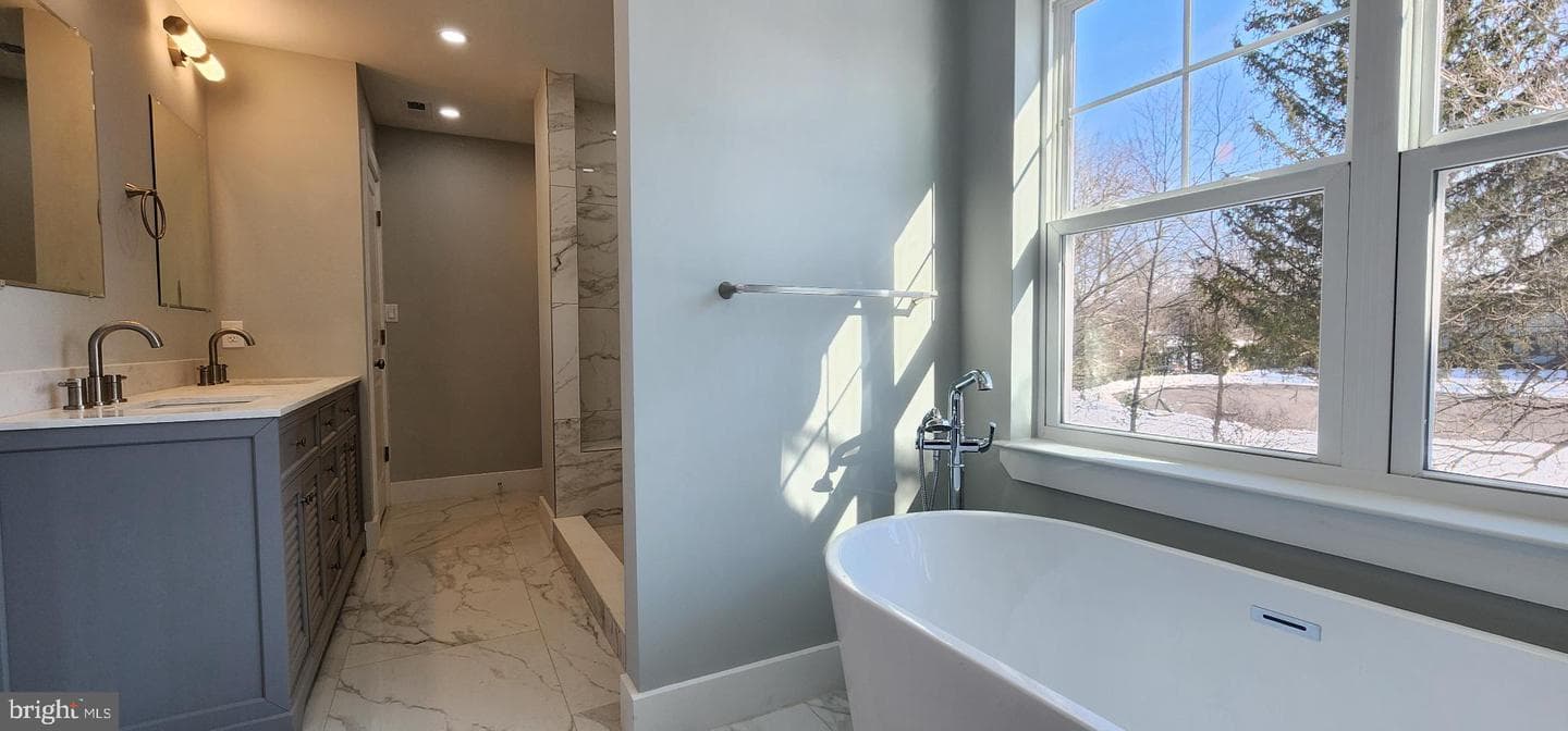 11b Fairview Avenue photo 35