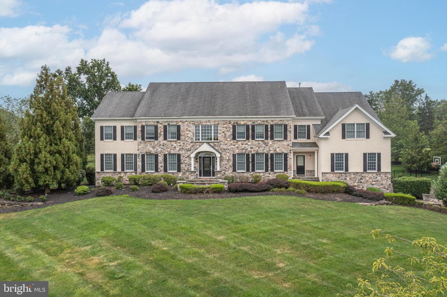 313 Matthews Lane photo 1