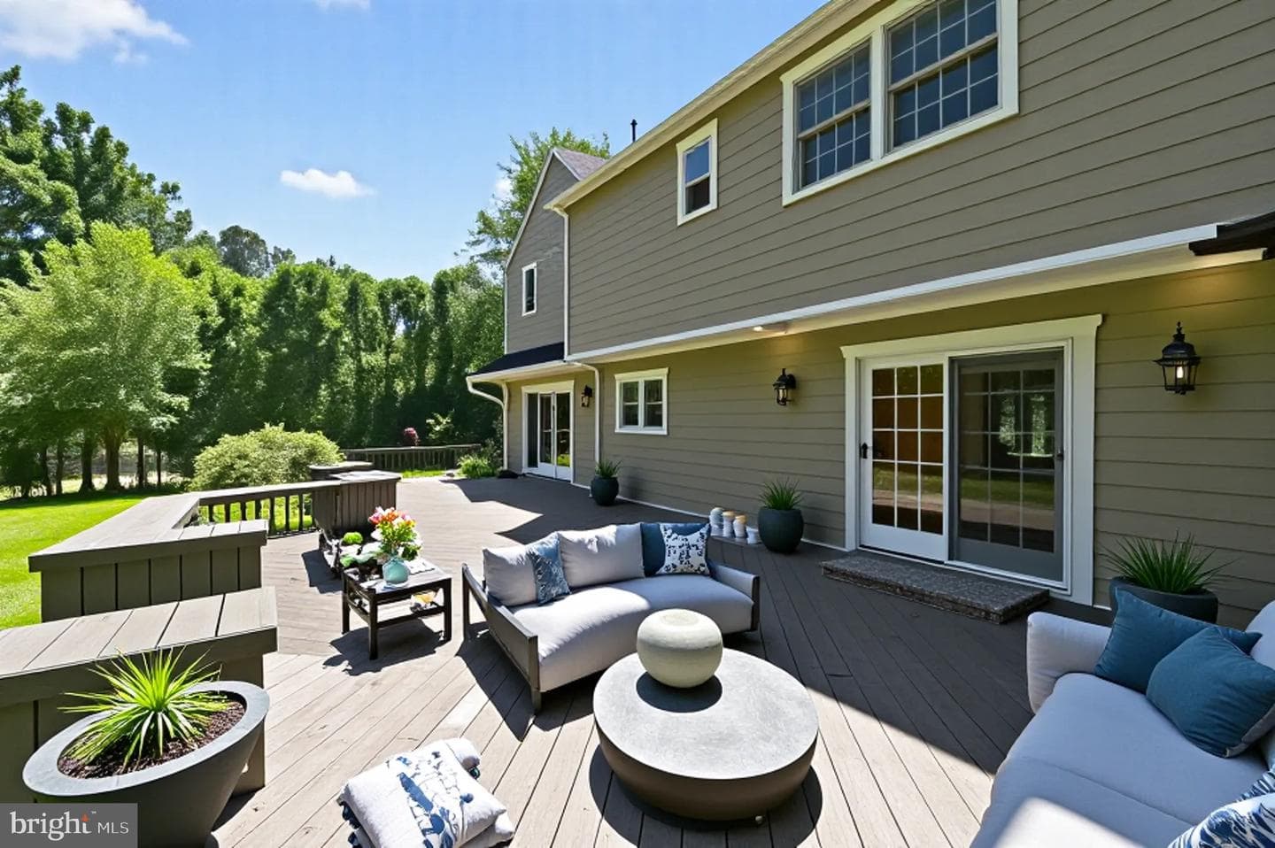 115 Peggy Lane photo 3