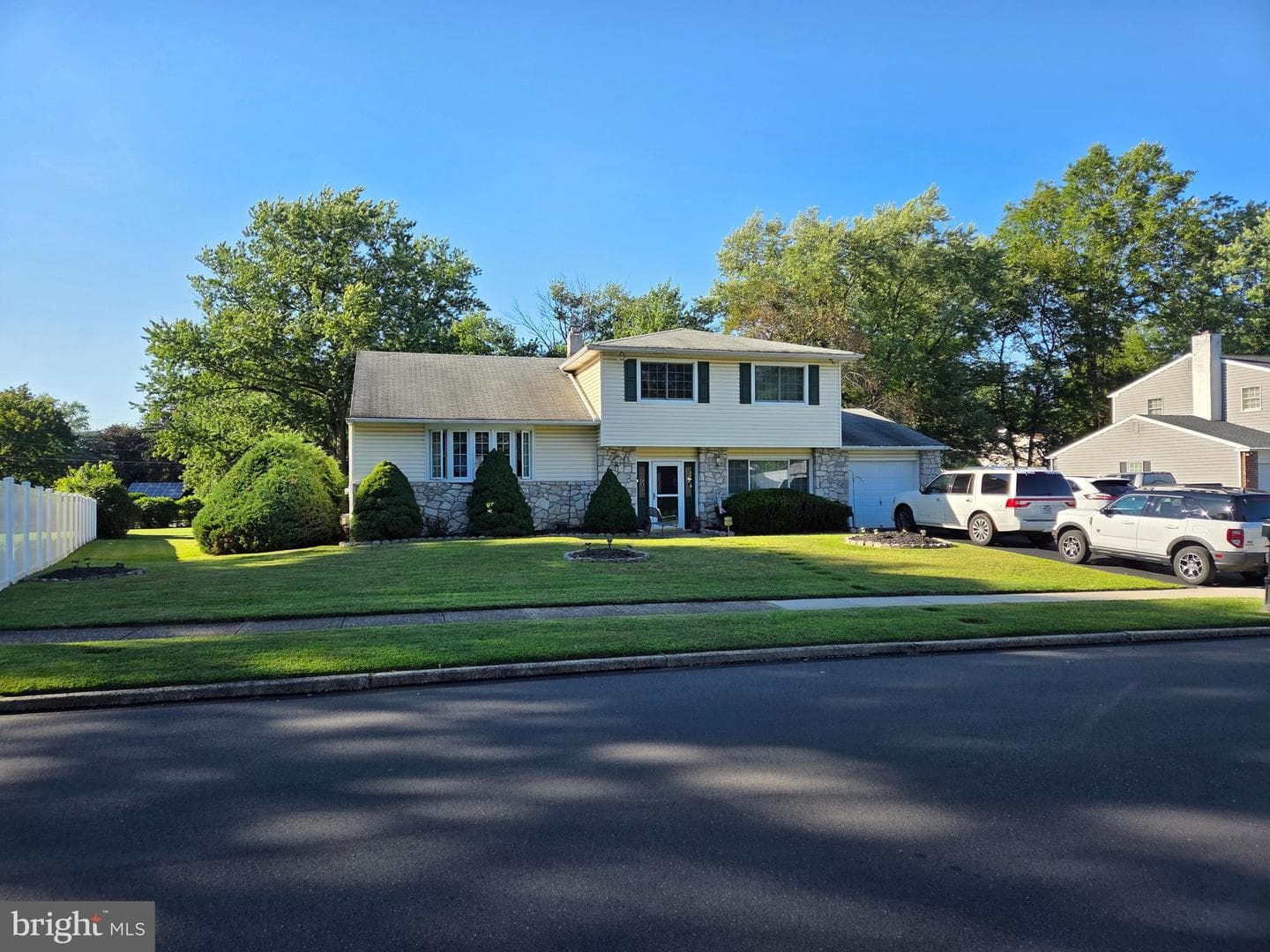 530 Andrew Drive photo 3