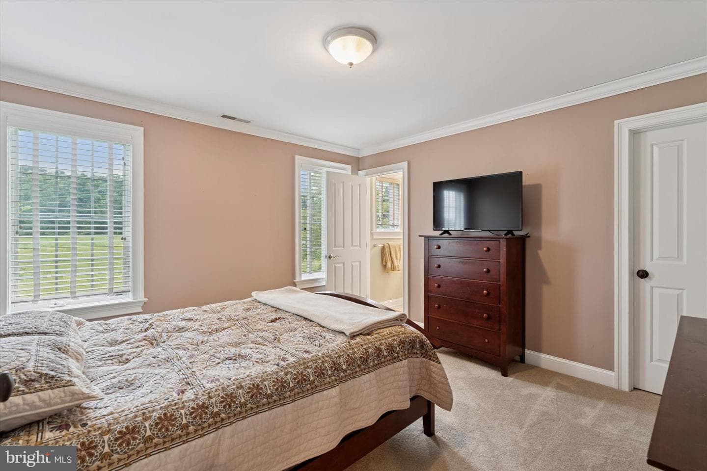 607 Telegraph Road photo 23