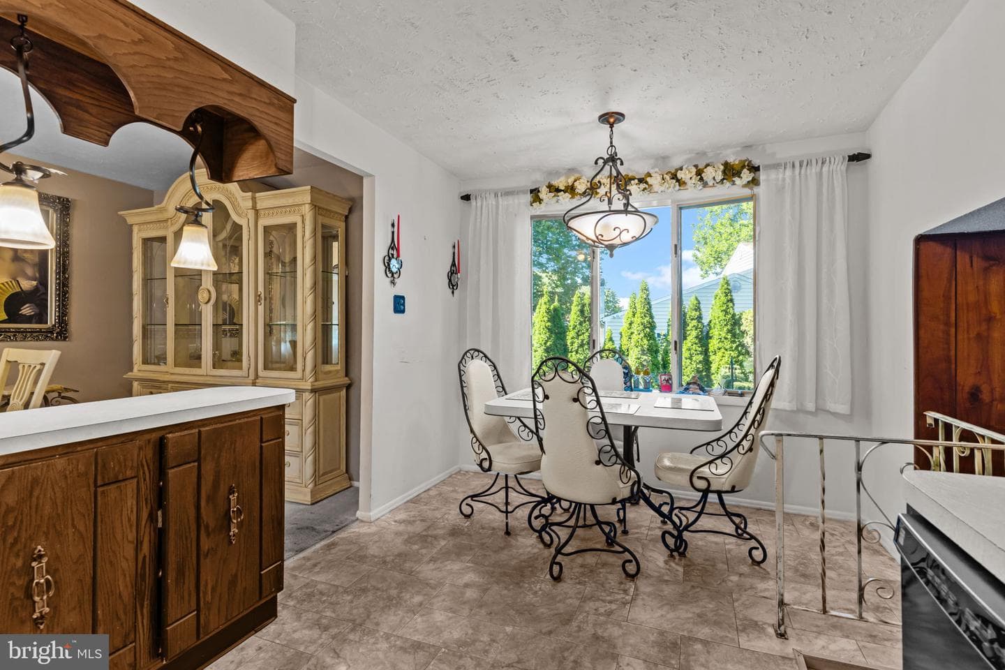 525 Cassingham Road photo 12