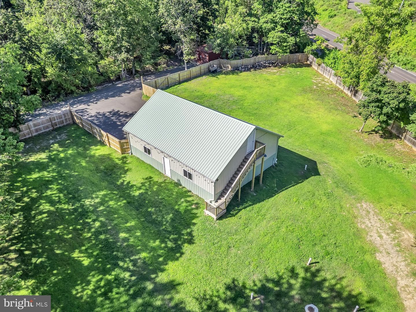 1851 Meetinghouse Road photo 9