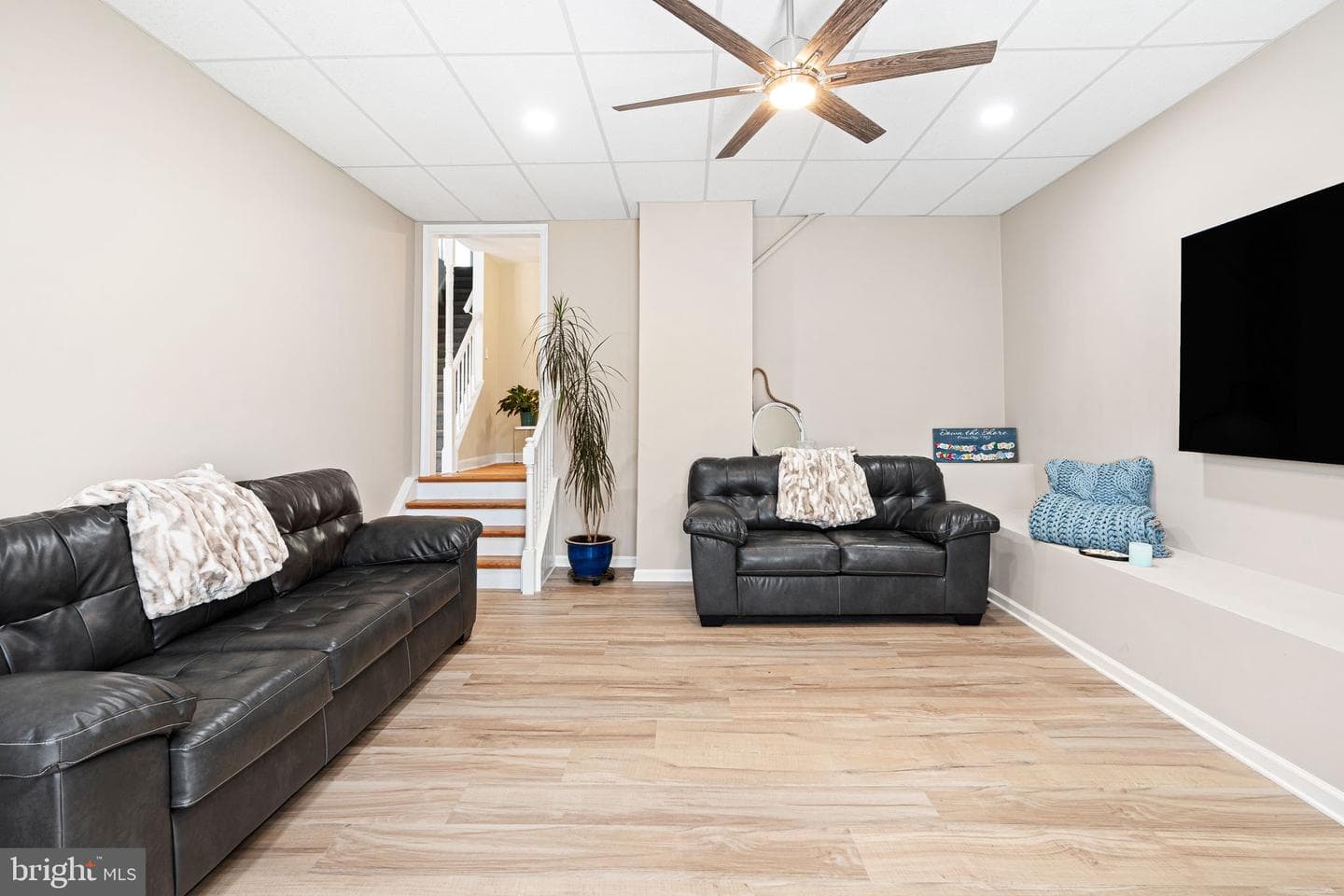 801 Cliff Road photo 17