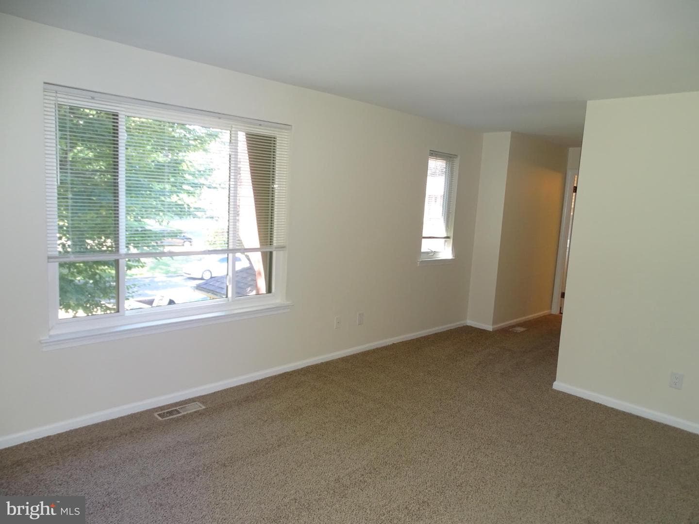 721 Grantham Court photo 26