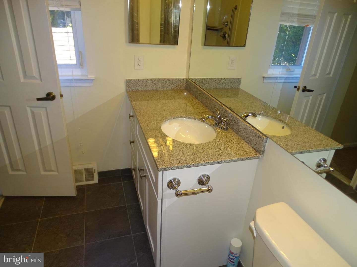 721 Grantham Court photo 30