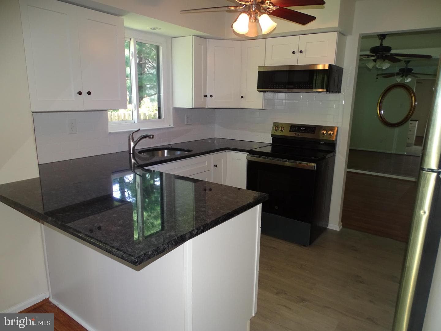 721 Grantham Court photo 8