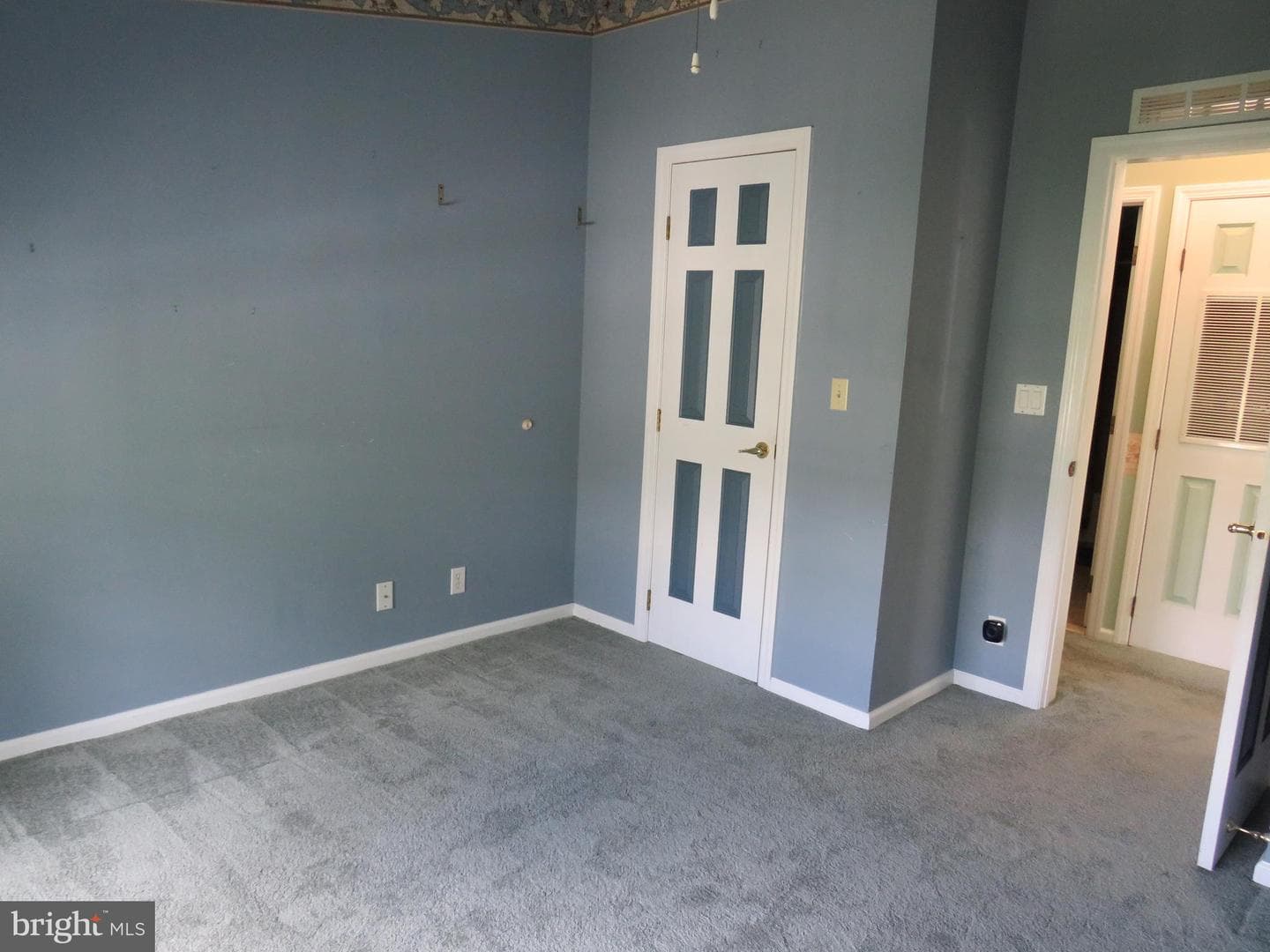 377 Spring Meadow Circle photo 33