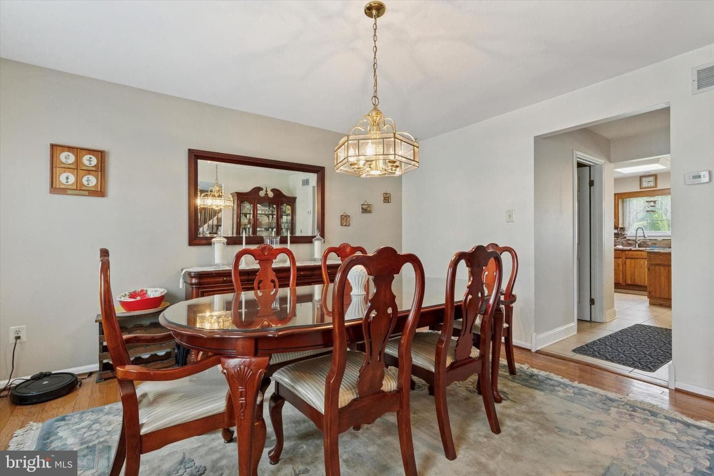 689 Pickering Road photo 14