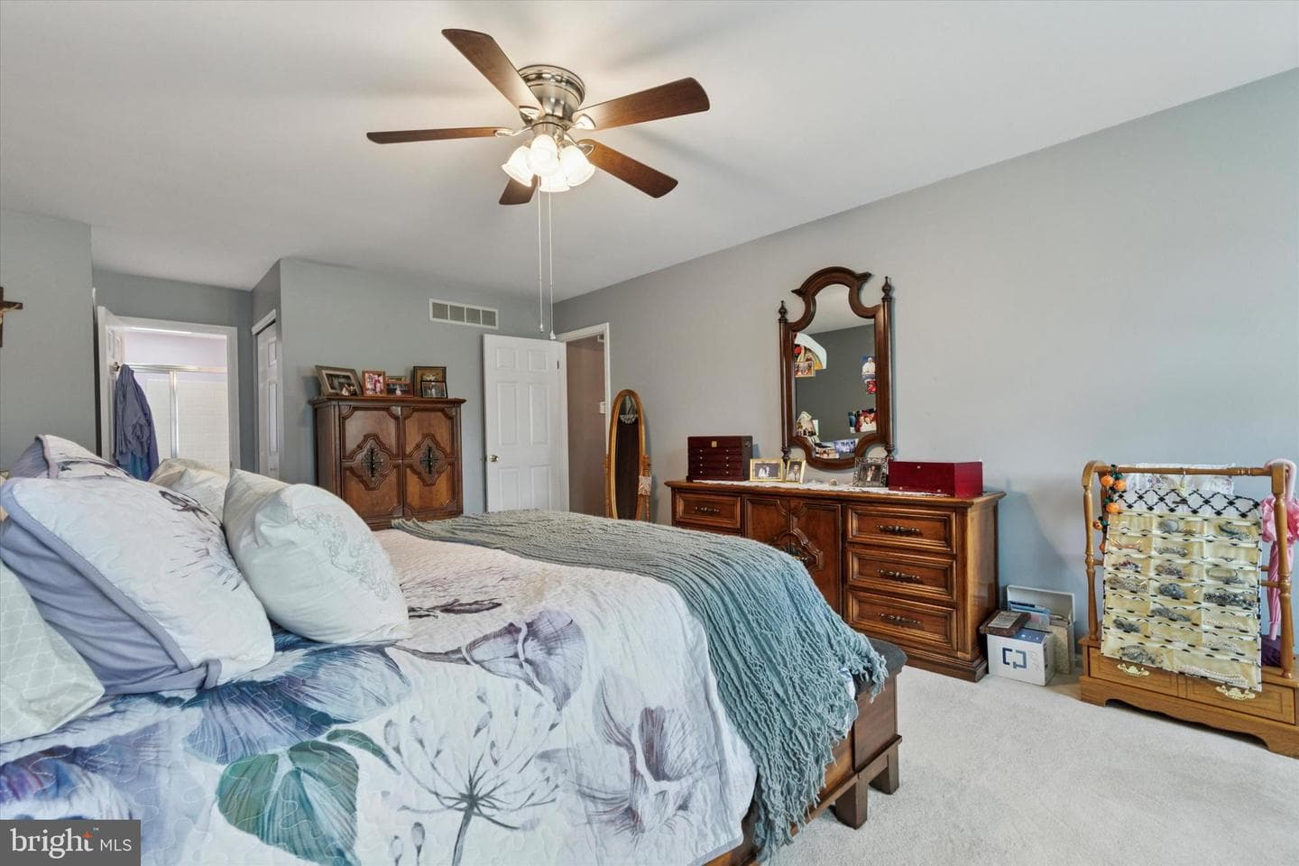 689 Pickering Road photo 21