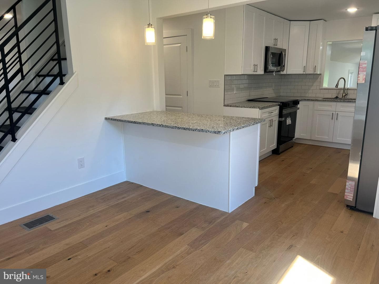 1081 Cherry Lane photo 15