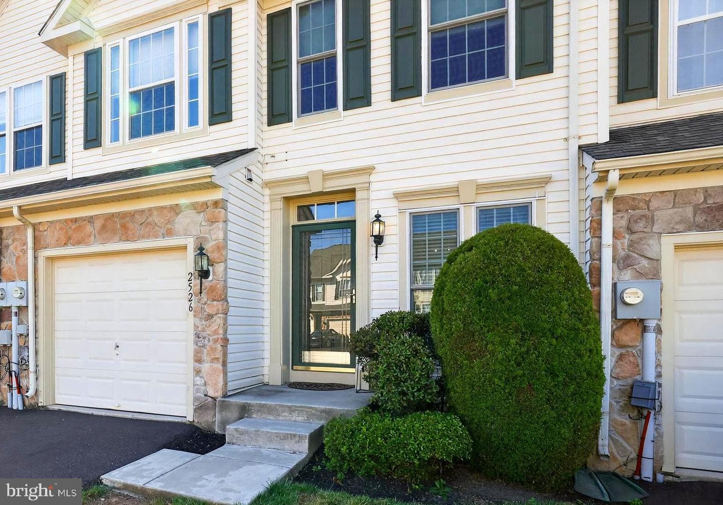 2526 Peachtree Drive photo 3