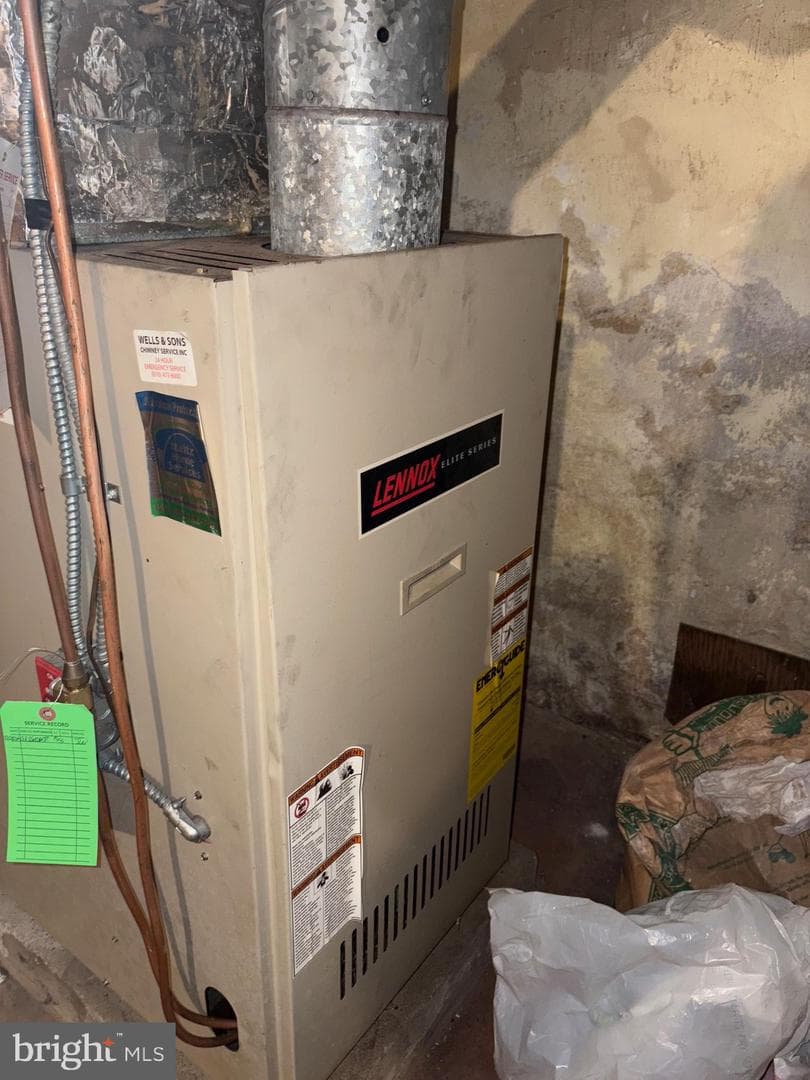 203 N Main St photo 30