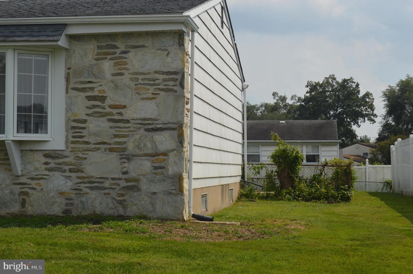 3255 Parkview Drive photo 5