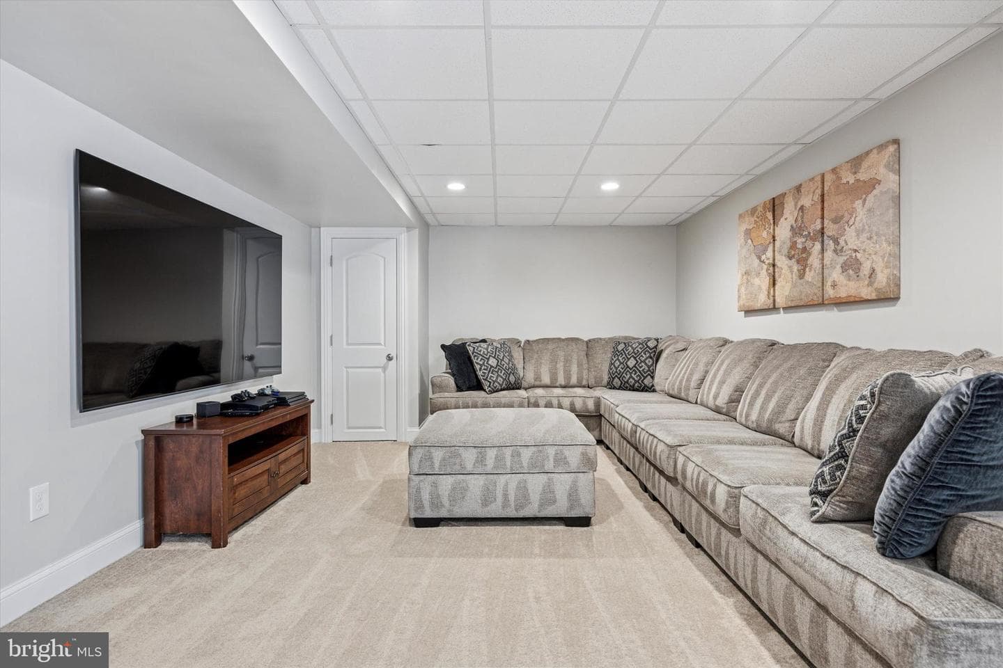 222 Windsor Way photo 30