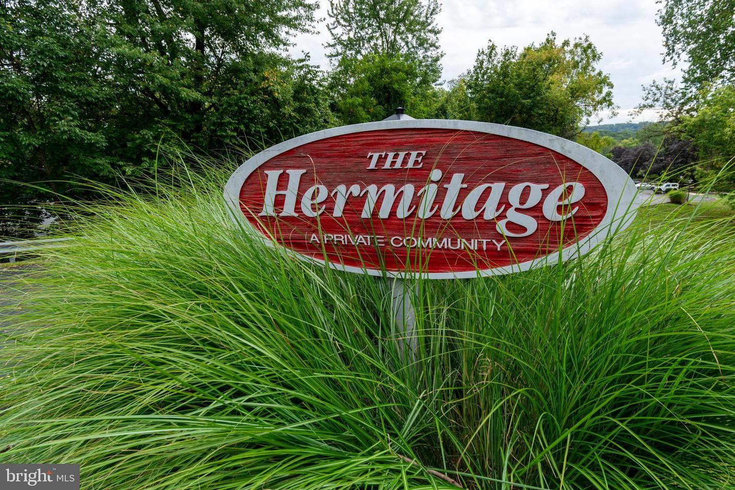 36 Hermitage Drive photo 3