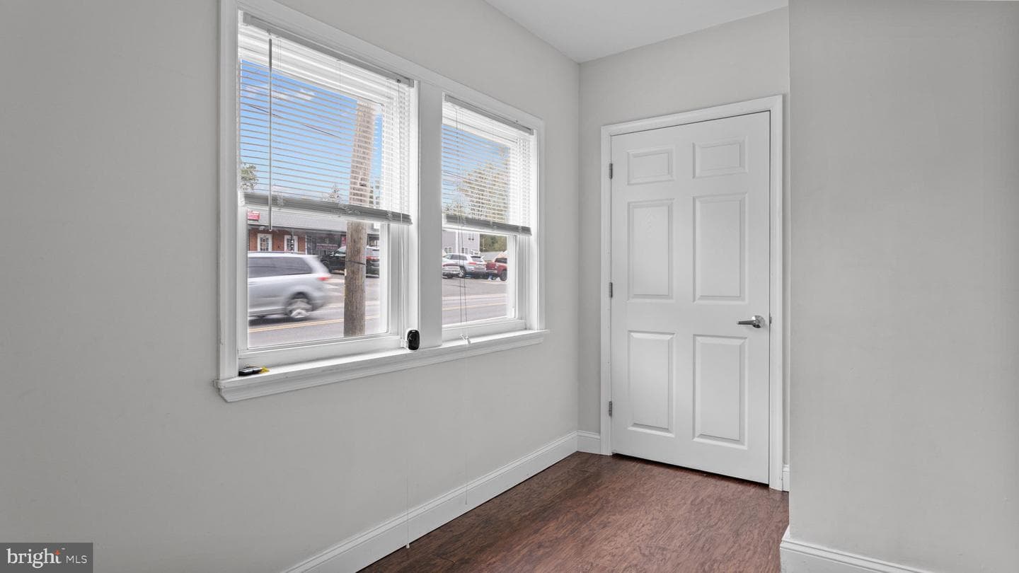 3633 Brownsville photo 6