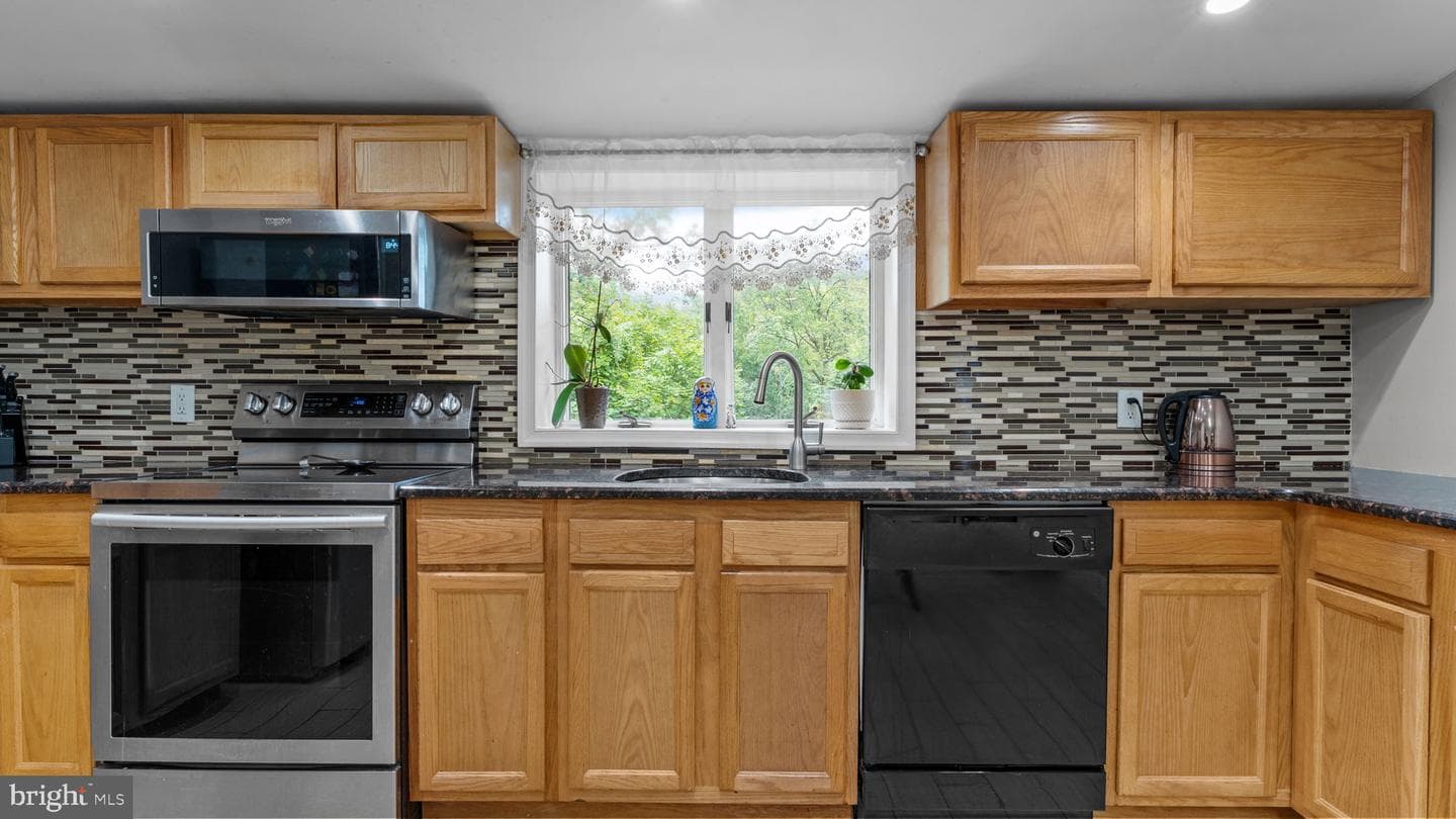 3633 Brownsville photo 9