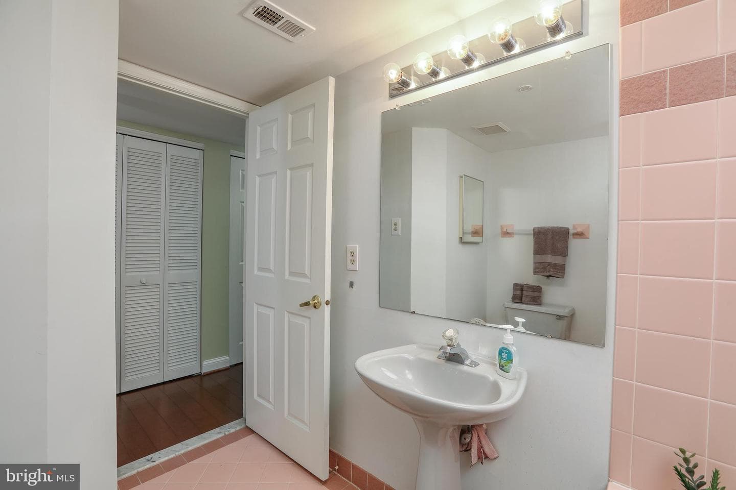 200 Fountain Farm Lane photo 15